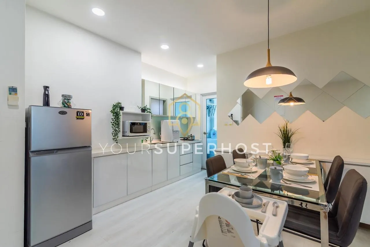 Family-Friendly 2Bedroom 6Pax Suite Georgetown Netflix Washdryer Machine George Town